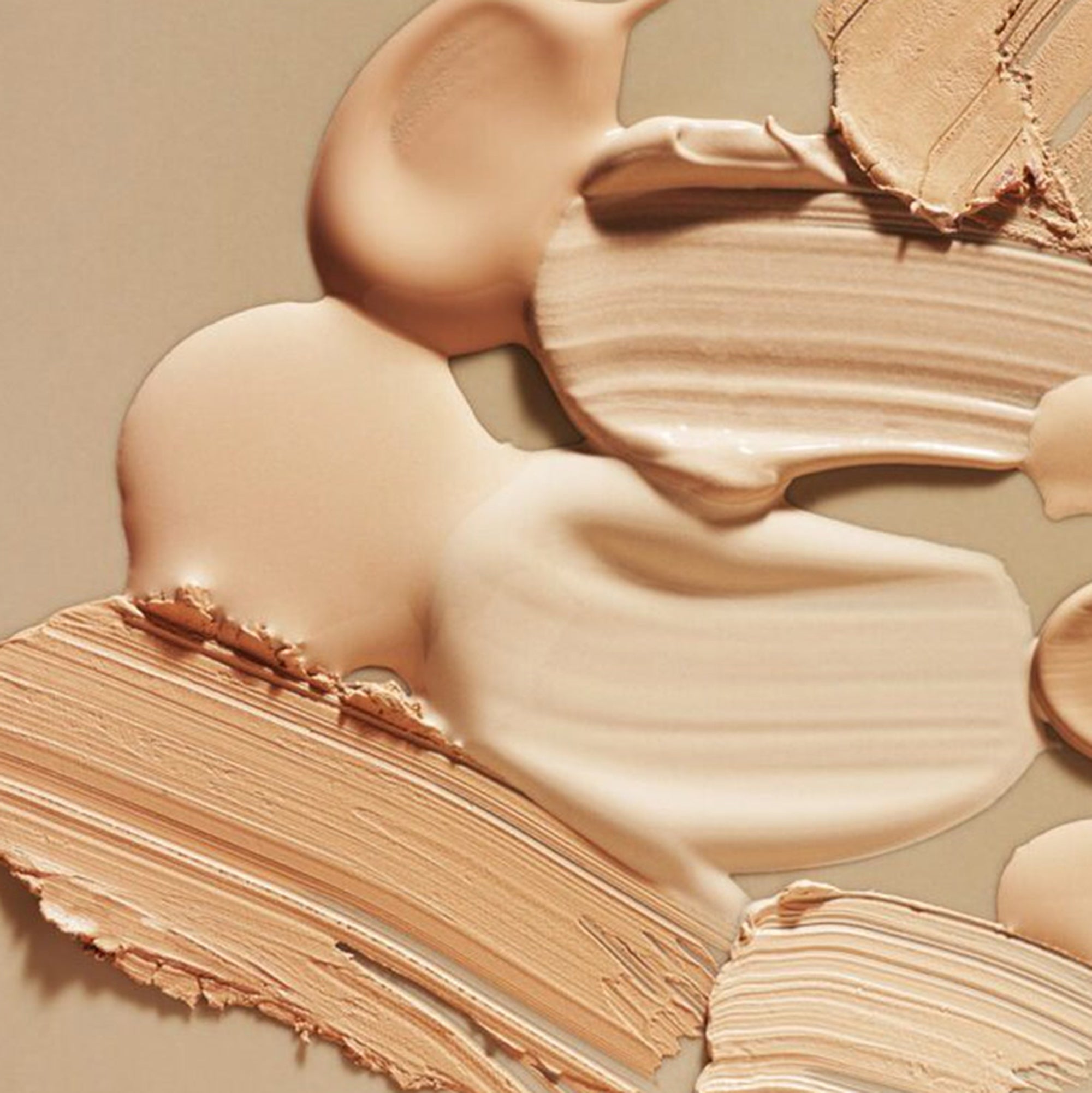 Kuo skiriasi BB ir CC kremai?